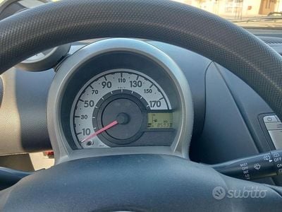 Usata Toyota Aygo 68 CV (50 kW) 2008 Rosso Utilitaria