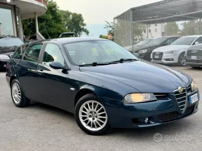 Usata Alfa Romeo 156 140 CV (102 kW) 2004 Bluazzurro Berlina