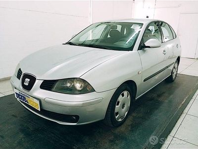 Usata Seat Ibiza Reference 75 CV (55 kW) 2004 Grigio metallizzato Berlina