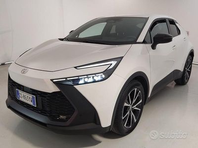 Usata Toyota C-HR Trend 152 CV (111 kW) 2024 Bianco SUV