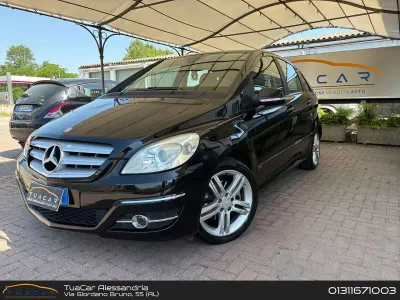 Usata Mercedes B180 109 CV (80 kW) 2010 Nero Monovolume