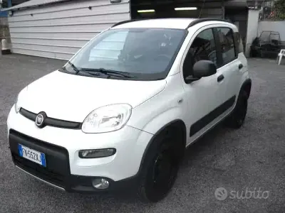 Usata Fiat Panda 4x4 S 95 CV (69 kW) 2018 Bianco Utilitaria