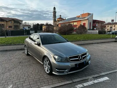 Usata Mercedes 220 170 CV (125 kW) 2013 Grigio Coupé