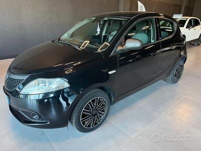 Usata Lancia Ypsilon 69 CV (50 kW) 2018 Nero Utilitaria