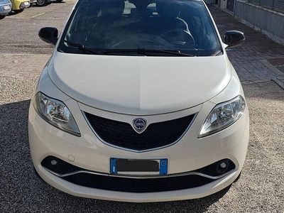 Usata Lancia Ypsilon 2017 Bianco Utilitaria