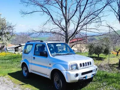 Usata Suzuki Jimny 82 CV (60 kW) 2001 Grigio SUV
