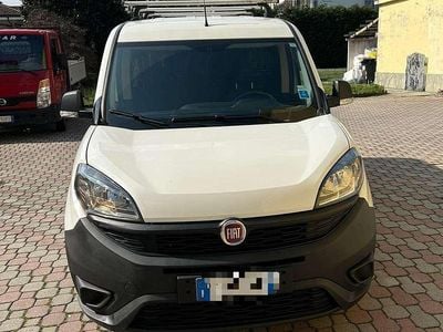 Usata Fiat Doblò Lounge 120 CV (88 kW) 2021 Bianco Monovolume