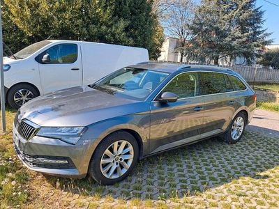 Usata Skoda Superb 150 CV (110 kW) 2023 Grigio Station wagon