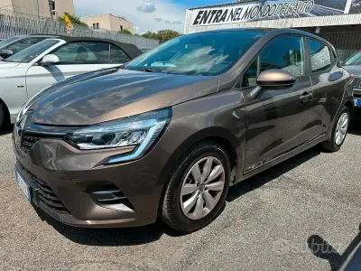 Usata Renault Clio IV Intens 101 CV (74 kW) 2019 Marrone Berlina