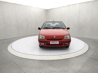 Usata Renault Clio 64 CV (47 kW) 1997 Rosso Utilitaria