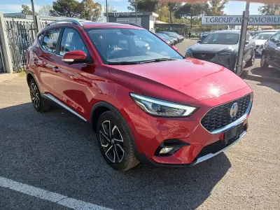 Usata MG ZS Luxury 111 CV (81 kW) 2023 Rosso SUV