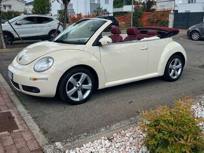 usata VW Beetle NewCabrio 1.6 limited Red Edition
