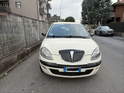Usata Lancia Ypsilon 60 CV (44 kW) 2004 Utilitaria