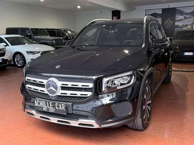 Mercedes GLB220