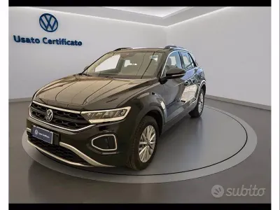 Usata VW T-Roc Life 150 CV (110 kW) 2024 Nero perla SUV