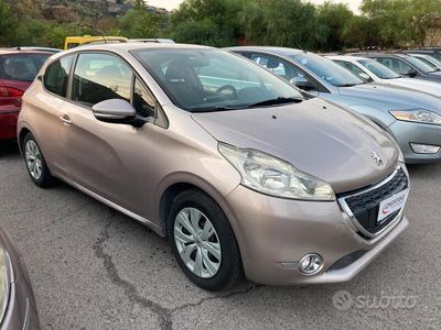 usata Peugeot 208 1.4 HDi 68 CV 3 porte Access