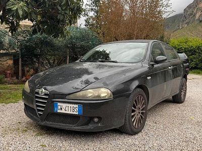 Usata Alfa Romeo 147 Distinctive 140 CV (102 kW) 2006 Nero Utilitaria