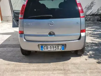 Usata Opel Meriva 101 CV (74 kW) 2005 Grigio Monovolume