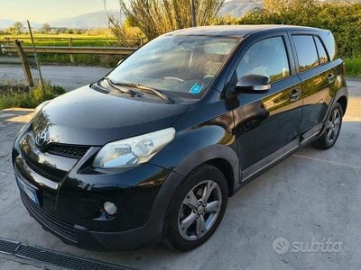 Begagnad Toyota Urban Cruiser 90 HK (66 kW) 2009 Svart Halvkombi