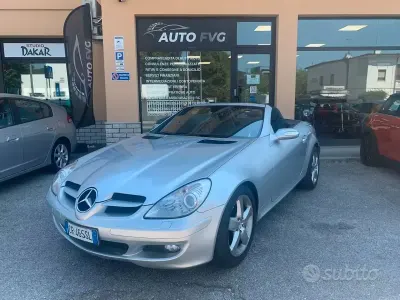 Usata Mercedes SLK350 272 CV (200 kW) 2005 Grigio Cabrio