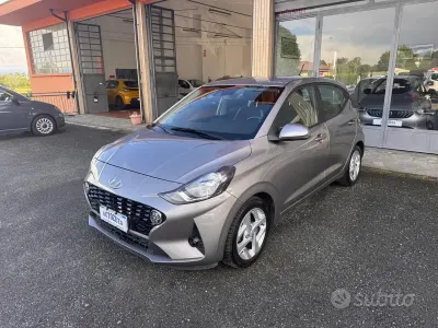 Begagnad Hyundai i10 65 HK (47 kW) 2021 Grå Halvkombi