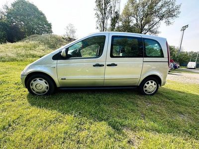 usata Mercedes Vaneo Autocarro 4 posti