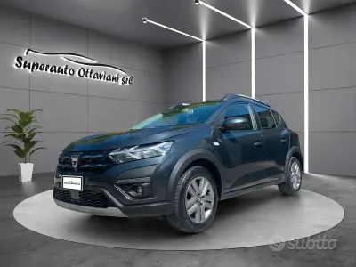 Usata Dacia Sandero Comfort 101 CV (74 kW) 2021 Grigio Berlina