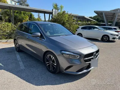 Usata Mercedes B180 136 CV (100 kW) 2023 Grigio Utilitaria