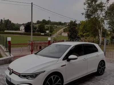 Usata VW Golf VIII GTI 245 CV (180 kW) 2021 Bianco Berlina