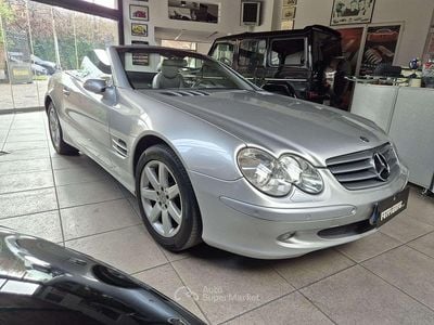 Usata Mercedes SL350 245 CV (180 kW) 2005 Argento Cabrio