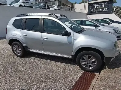 Usata Dacia Duster Black Shadow 114 CV (83 kW) 2017 Argento SUV