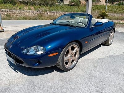 Usata Jaguar XKR 363 CV (266 kW) 2000 Blu Cabrio