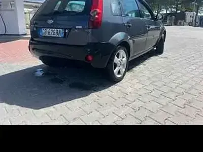 Usata Ford Fiesta Futura 75 CV (55 kW) 2002 Utilitaria