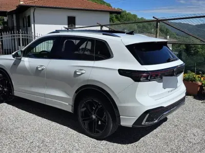 Usata VW Tiguan R-line Plus 150 CV (110 kW) 2025 Bianco SUV