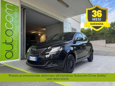 Usata Lancia Ypsilon Silver 70 CV (51 kW) 2022 Nero Utilitaria