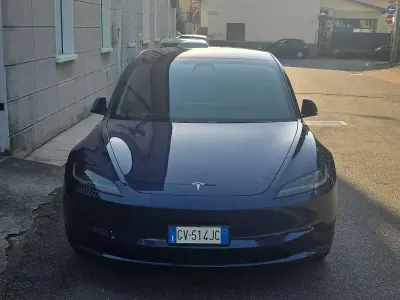 Usata Tesla Model 3 RWD 88 kW (120 CV) 2024 Blu Berlina