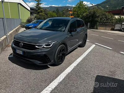 Gebraucht VW Tiguan R-line 200 PS (147 kW) 2023 Grau SUV