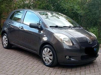 Usata Toyota Yaris Sol 87 CV (63 kW) 2008 Grigio Utilitaria