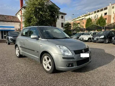 Usata Suzuki Swift GLX 69 CV (50 kW) 2007 Grigio Utilitaria