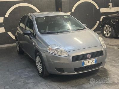 Usata Fiat Grande Punto S 75 CV (55 kW) 2011 Grigio Utilitaria