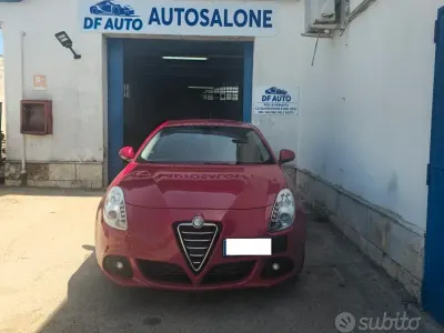 Usata Alfa Romeo Giulietta Veloce 105 CV (77 kW) 2013 Rosso Utilitaria