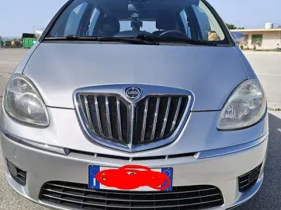 Usata Lancia Musa 90 CV (66 kW) 2010 Monovolume