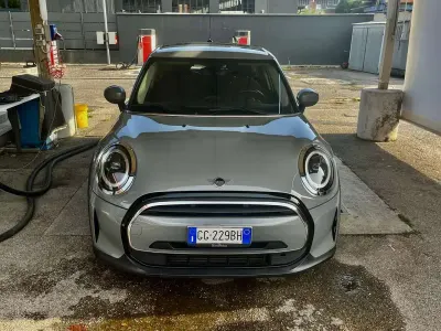 Usata Mini ONE Essential 75 CV (55 kW) 2021 Utilitaria