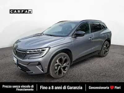 Usata Renault Austral Iconic 199 CV (146 kW) 2023 Grigio SUV