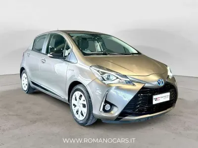 Usata Toyota Yaris Hybrid Active 101 CV (74 kW) 2018 Bronzo Berlina