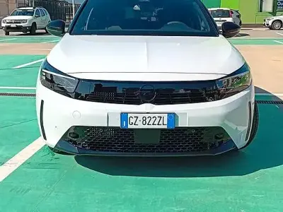 Nuova Opel Corsa 101 CV (74 kW) 2026 Utilitaria