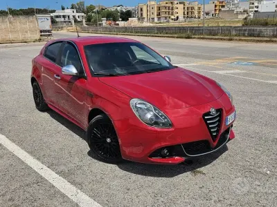 Usata Alfa Romeo Giulietta 120 CV (88 kW) 2015 Rosso Utilitaria