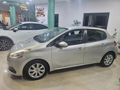 Usata Peugeot 208 Active 83 CV (61 kW) 2016 Argento Utilitaria