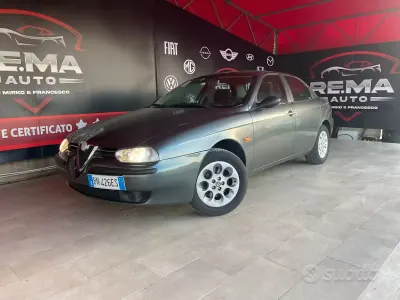 Begagnad Alfa Romeo 156 Distinctive 140 HK (102 kW) 2001 Grå Sedan