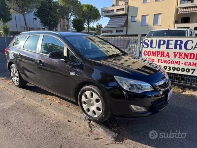 Usata Opel Astra 110 CV (80 kW) 2011 Nero Station wagon